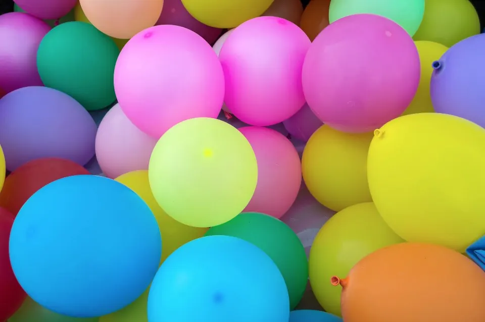 Globos de colores para decorar una fiesta en Málaga